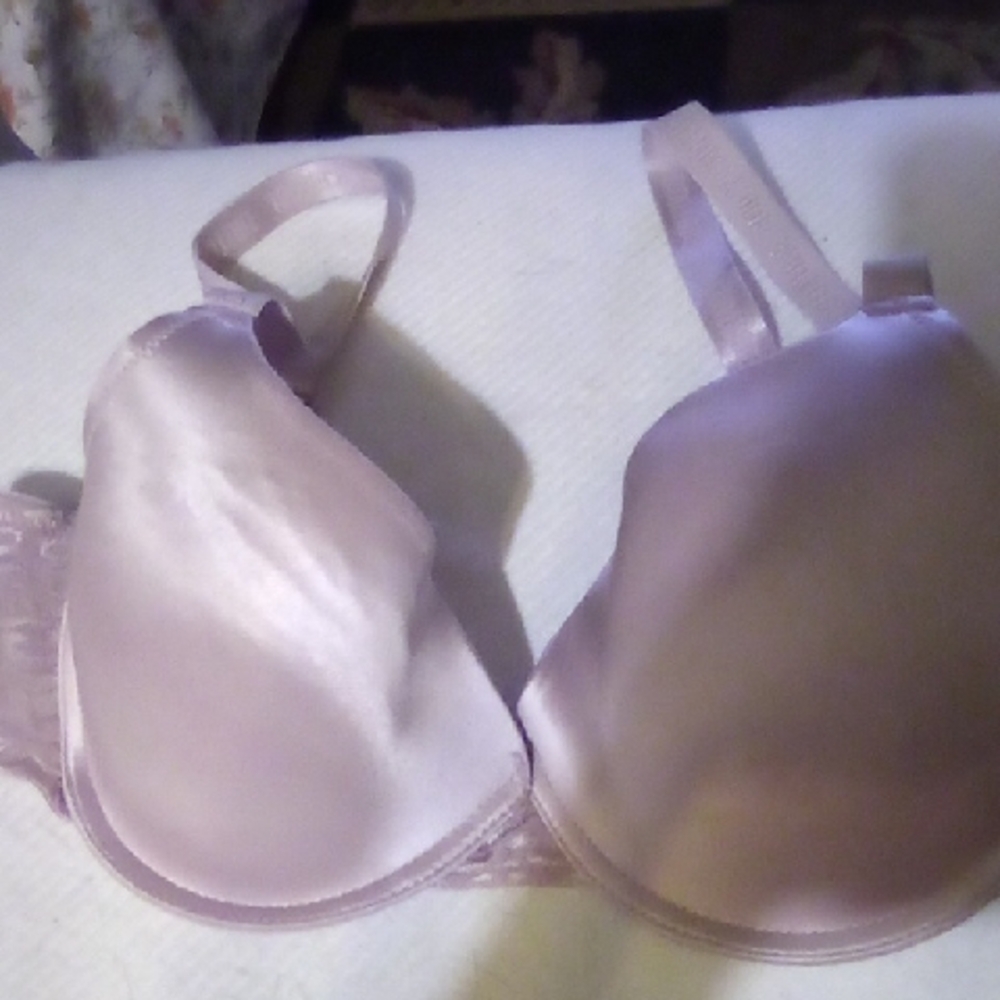 Juicy Couture Taupe Underwire Support Bra Size 38C.